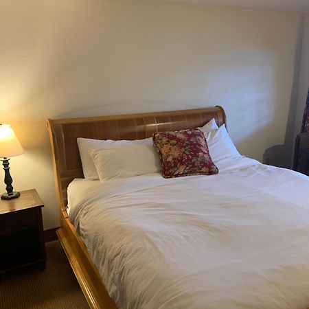 The Inn At Shady Lawn Newland Екстер'єр фото