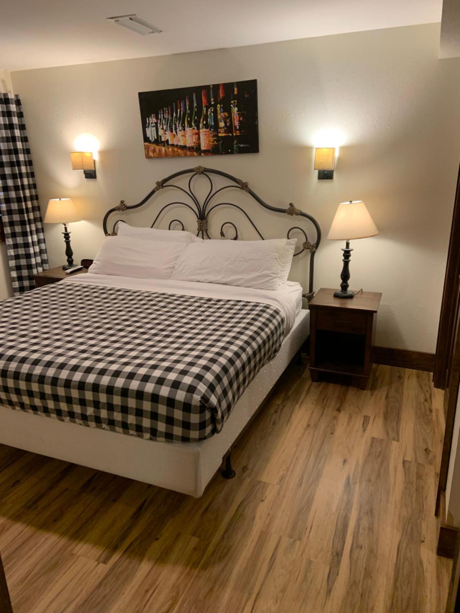 The Inn At Shady Lawn Newland Екстер'єр фото